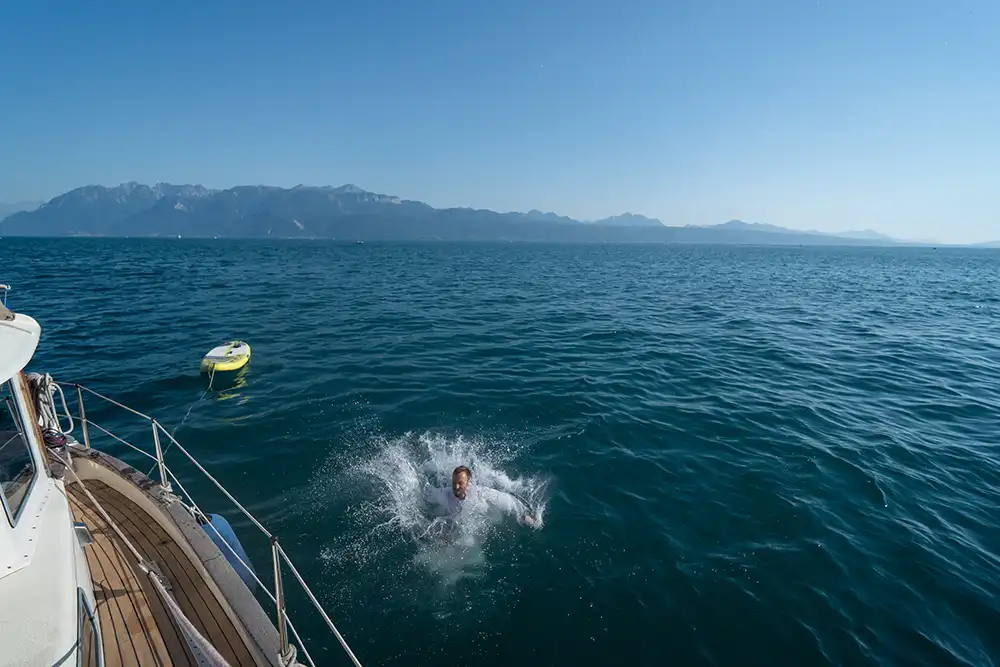 Célébration d'anniversaire à bord sur le Lac Léman
